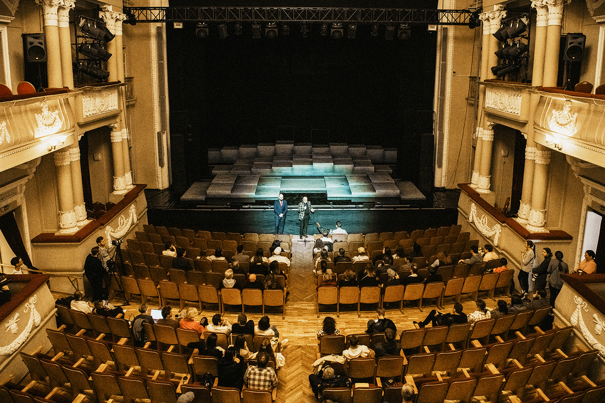 Четыре тирана сатирикон. Театр ла Фениче Венеция. Королевский театр Teatro real. Оперный театр ТЕАТРО Реал в Мадриде. Испания Мадрид Королевский театр.